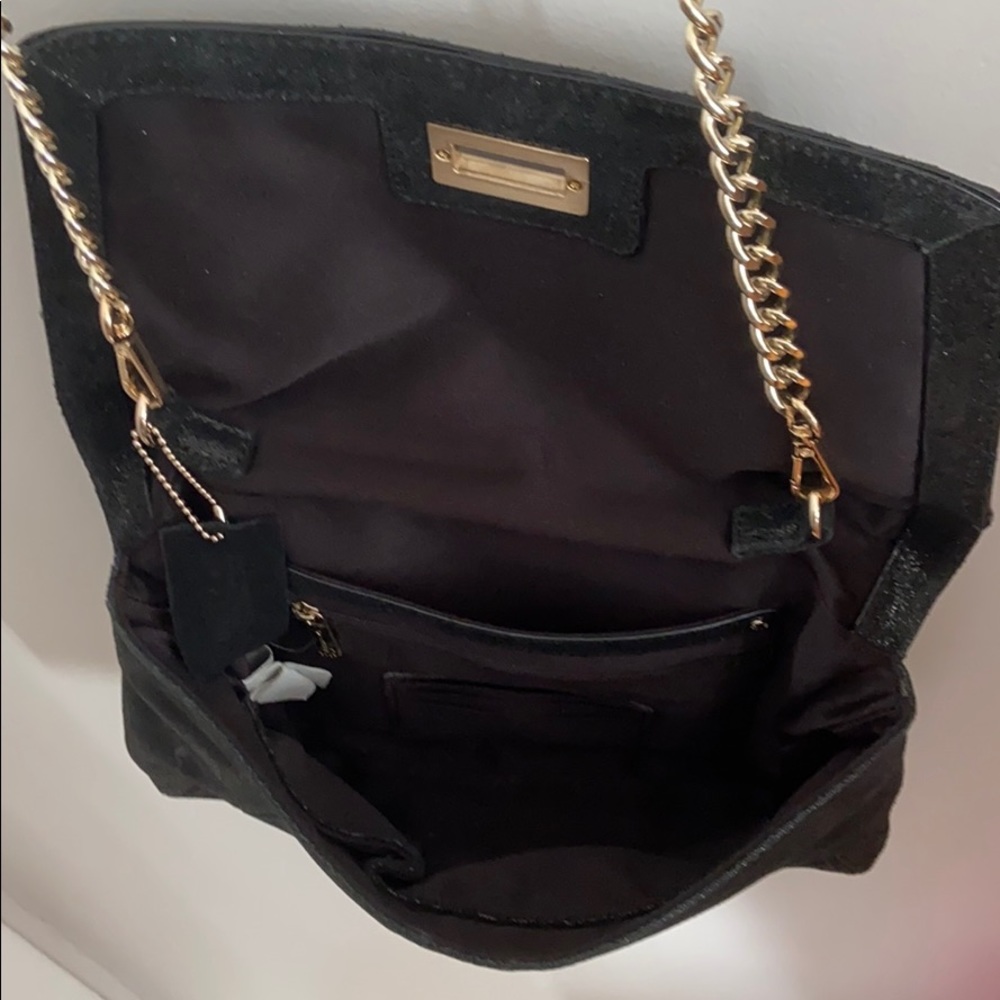 Danier over the shoulder purse - Picture 2 of 5